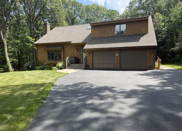 Property at 681 Willis St, Bristol, CT 06010, 3 beds, 2.5 baths