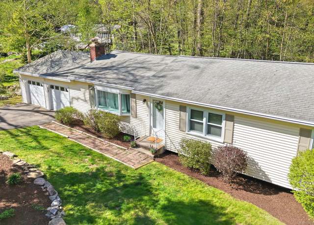 Property at 82 Village Dr, Shelton, CT 06484, 3 beds, 1.5 baths