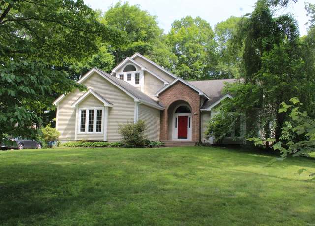 Property at 84 Mary Catherine Cir, Windsor, CT 06095, 5 beds, 2.5 baths