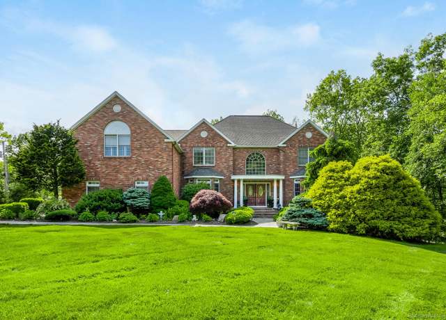 Property at 90 Soundview Ave, Shelton, CT 06484, 4 beds, 4.5 baths