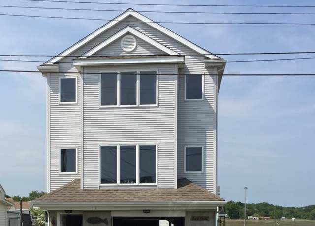 Property at 11 Beach Rd E, Old Saybrook, CT 06475, 3 beds, 2 baths