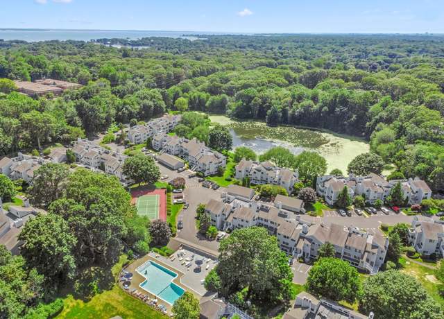 Property at 95 Rowayton Woods Dr #95, Norwalk, CT 06854, 3 beds, 2 baths