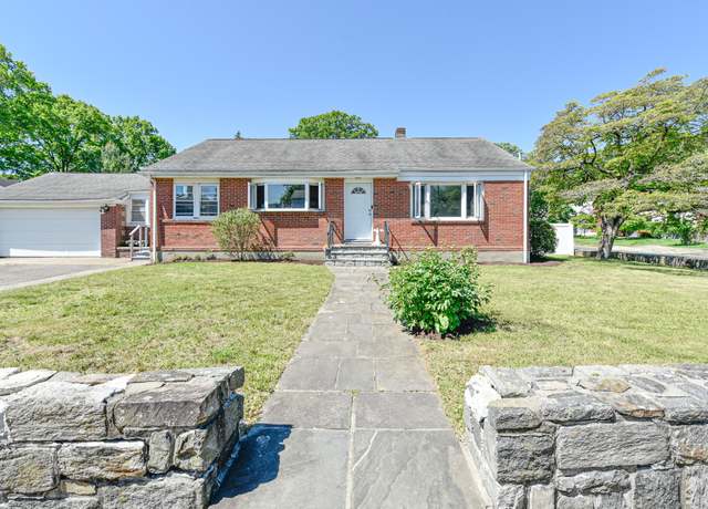 Property at 325 Lincoln Blvd, Bridgeport, CT 06606, 3 beds, 1.5 baths