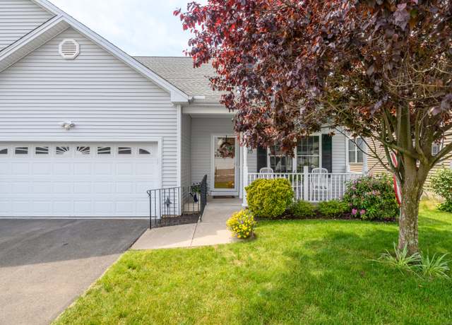 Property at 25 Fairfield Ln #25, Glastonbury, CT 06033, 2 beds, 2 baths