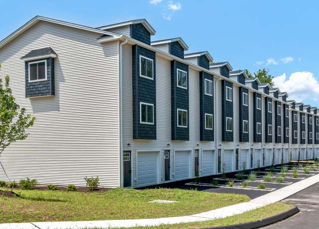 Property at 33 Main St #18, Meriden, CT 06451, 2 beds, 2.5 baths