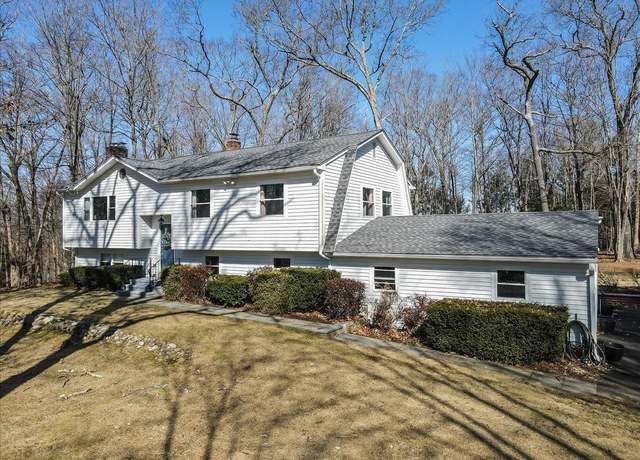 Property at 105 Pepper Tree Hill Ln, Southbury, CT 06488, 4 beds, 3.5 baths