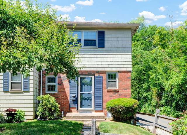 Property at 141 Spring St #141, Wethersfield, CT 06109, 2 beds, 1.5 baths