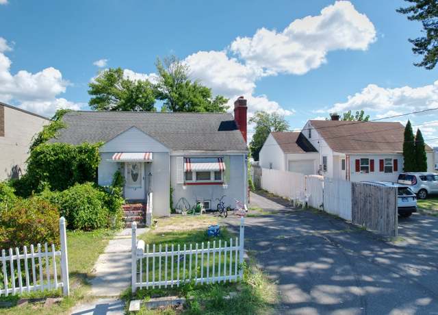 Property at 18 Lincoln St, East Hartford, CT 06106, 3 beds, 1 bath