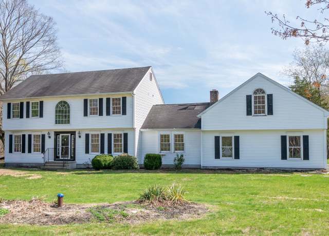 Property at 25 Stonegate Dr, Southbury, CT 06488, 5 beds, 4.5 baths