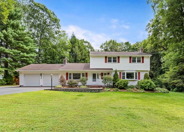 Property at 156 Huntington Dr, Vernon, CT 06066, 3 beds, 2.5 baths