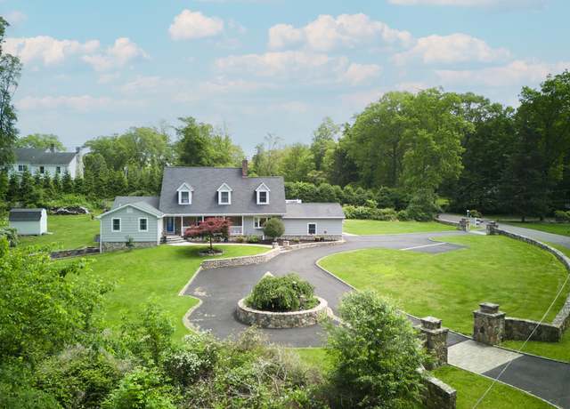 Property at 17 Grays Farm Rd, Weston, CT 06883, 4 beds, 3.5 baths