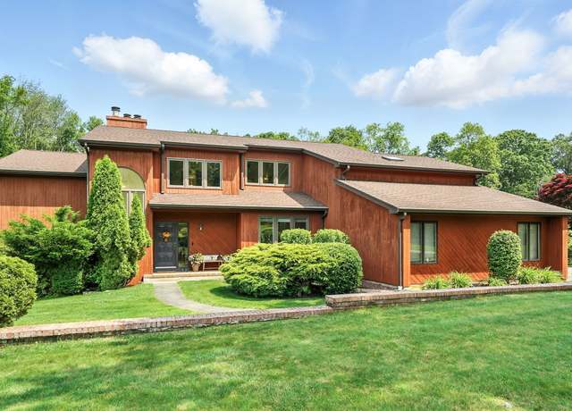 Property at 15 Woodridge Ln, New Fairfield, CT 06812, 4 beds, 2.5 baths