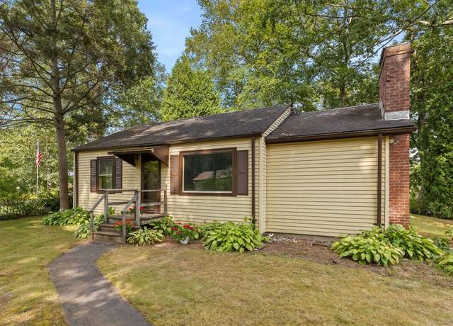 Property at 90 Lake Shore Dr, East Haddam, CT 06415, 2 beds, 1 bath