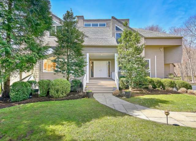 Property at 2 Sleepy Hollow Rd, New Canaan, CT 06840, 4 beds, 3 baths