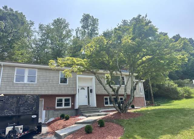 Property at 29 Heritage Hill Rd, Branford, CT 06405, 4 beds, 3 baths