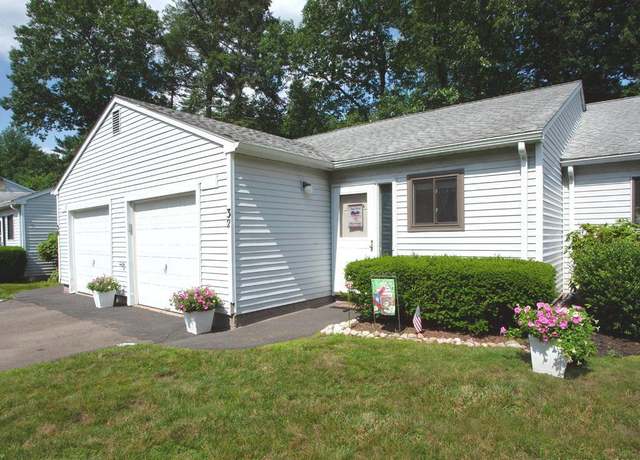 Property at 32 Knoll Ln #32, Simsbury, CT 06089, 1 bed, 1 bath