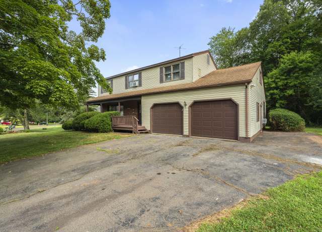 Property at 41 Jeremy Woods Dr, Southington, CT 06489, 4 beds, 2.5 baths