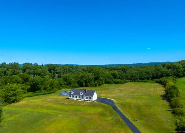 Property at 76 Higganum Rd, Durham, CT 06422, 3 beds, 2.5 baths