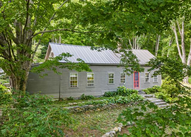 Property at 8 Honey Hill Ln, Lyme, CT 06371, 5 beds, 3 baths
