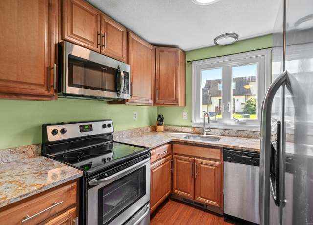 Property at 101 Spring Ln, Suffield, CT 06078, 2 beds, 1.5 baths