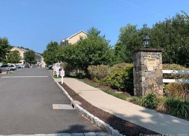Property at 15 Scuppo Rd #402, Danbury, CT 06811, 2 beds, 2.5 baths