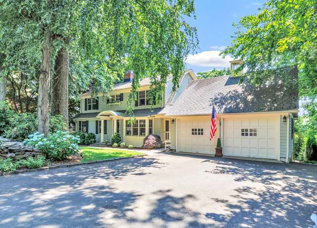 Property at 1333 Round Hill Rd, Fairfield, CT 06824, 4 beds, 3.5 baths