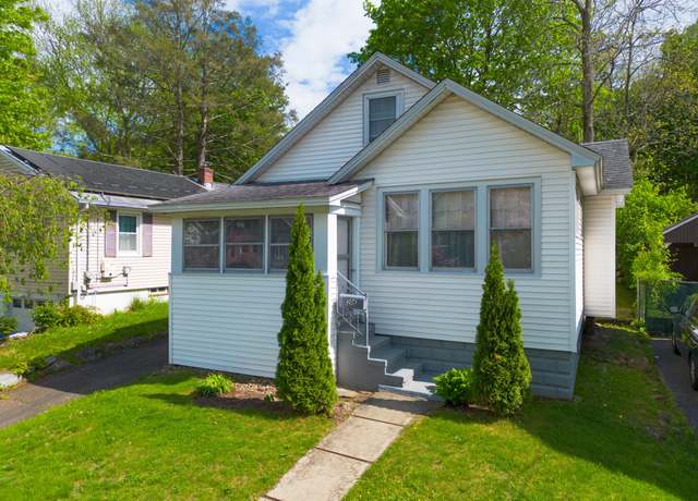 Property at 202 Augur St, Hamden, CT 06517, 4 beds, 1 bath