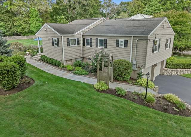 Property at 109 Green Acre Ln, Fairfield, CT 06824, 3 beds, 3 baths