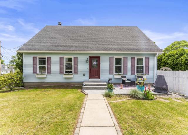 Property at 80 Blueberry Hill Rd, Groton, CT 06340, 3 beds, 2.5 baths