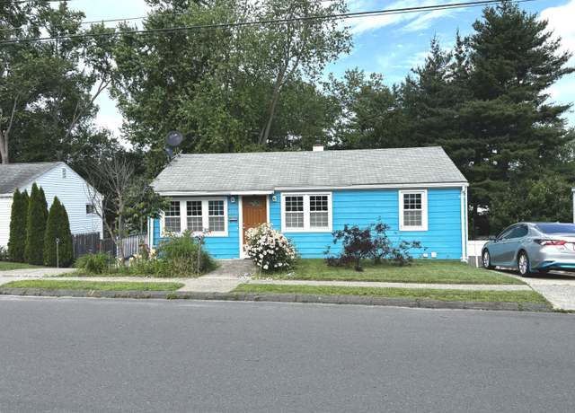 Property at 126 Monroe Ave, Waterbury, CT 06705, 2 beds, 1 bath