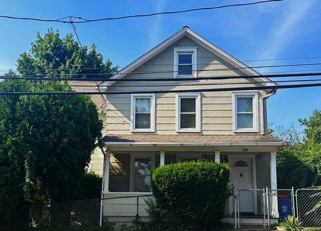 Property at 23 Windsor Pl, Norwalk, CT 06854, 2 beds, 2 baths