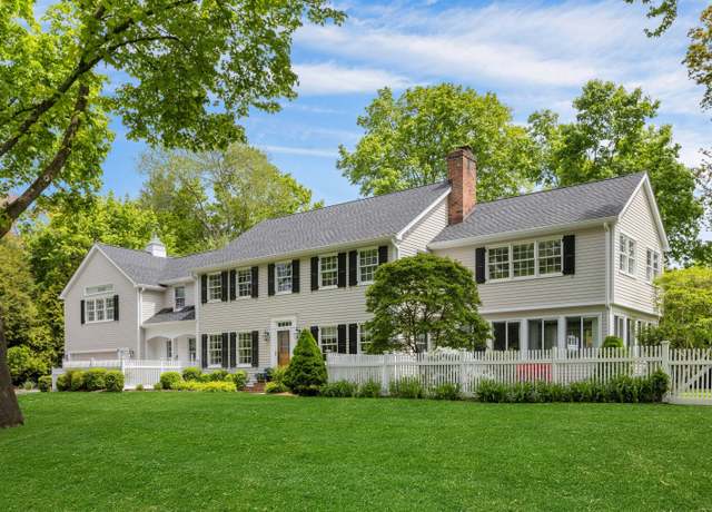 Property at 16 Lighthouse Way, Darien, CT 06820, 5 beds, 4.5 baths
