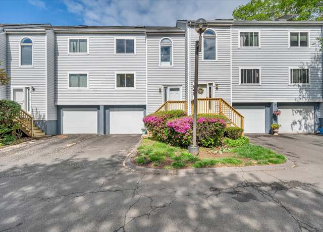 Property at 37 Valley Run Dr #37, Cromwell, CT 06416, 3 beds, 2.5 baths