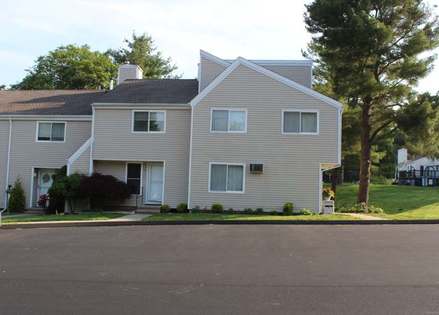 Property at 9 Watch Hill Cir #9, Cromwell, CT 06416, 2 beds, 2 baths