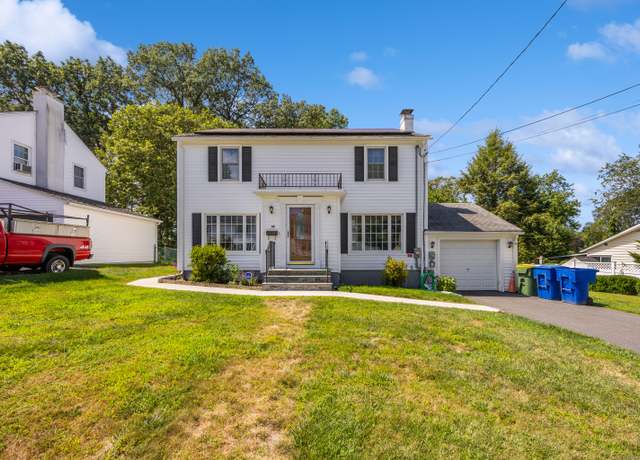 Property at 49 Gail Dr, Waterbury, CT 06704, 3 beds, 1.5 baths