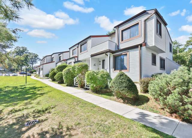Property at 231 Cottonwood Rd #231, Newington, CT 06111, 3 beds, 1.5 baths