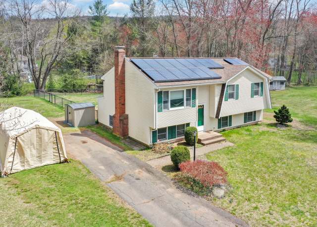 Property at 29 Blueberry Cir, Ellington, CT 06029, 3 beds, 1 bath
