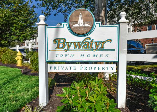 Property at 80 Bywater Ln #80, Bridgeport, CT 06605, 2 beds, 2.5 baths