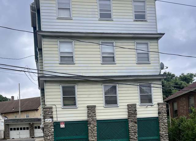 Property at 52 Howard St, Waterbury, CT 06705, 9 beds, 3 baths