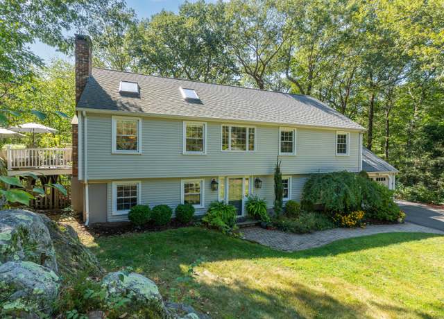 Property at 59 Ledgeview Ln, Guilford, CT 06437, 4 beds, 2 baths