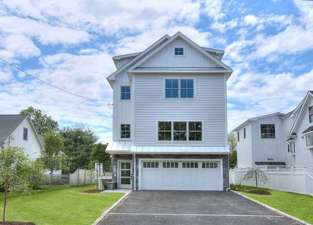 Property at 450 Penfield Rd, Fairfield, CT 06824, 5 beds, 4.5 baths