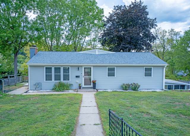 Property at 31 Henry Ave, Newington, CT 06111, 4 beds, 2 baths