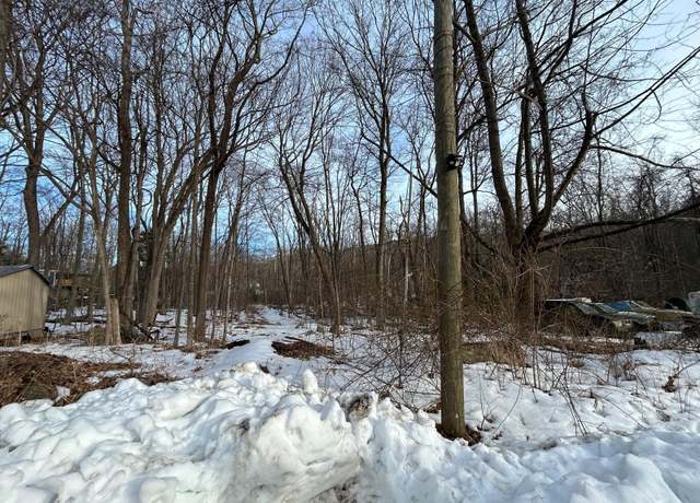 Property at 320 White Oak Trl, Winchester, CT 06098