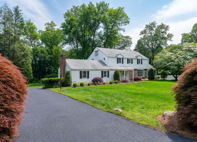 Property at 159 Pond Rd, Stamford, CT 06902, 5 beds, 3 baths