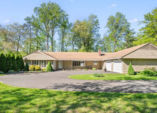 Property at 1 Penwood Rd, Bloomfield, CT 06002, 3 beds, 2.5 baths