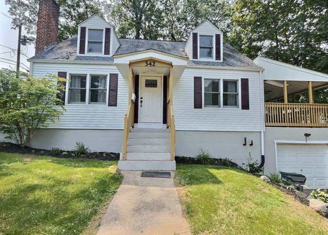 Property at 342 Middle Tpke E, Manchester, CT 06040, 3 beds, 2 baths