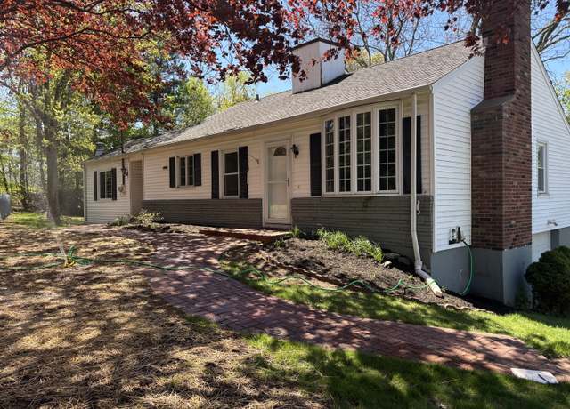 Property at 69 Bassett Rd, North Haven, CT 06473, 3 beds, 1 bath