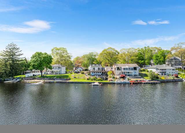 Property at 53 Lake Dr, Montville, CT 06370, 1 bed, 2 baths