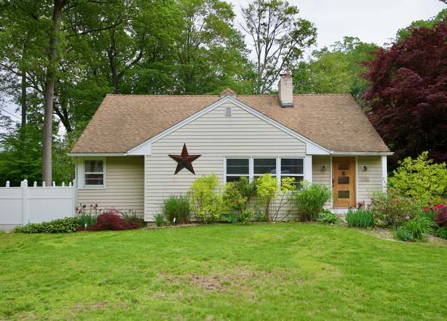 Property at 268 Goff Rd, Wethersfield, CT 06109, 3 beds, 2 baths