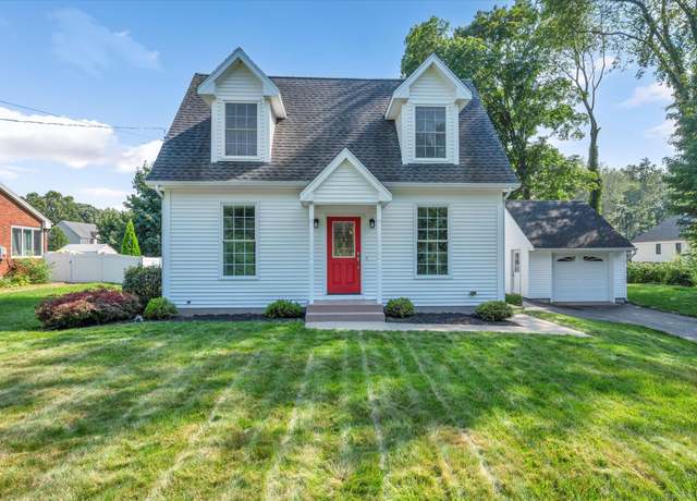Property at 135 West St, Cromwell, CT 06416, 4 beds, 2.5 baths